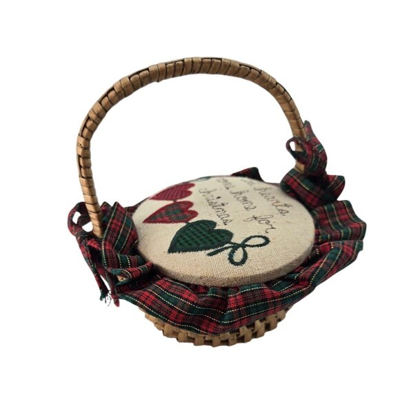 VTG Christmas Handwoven Hand Embroidered Wicker Basket Lidded Hearts*Read - Picture 5 of 12
